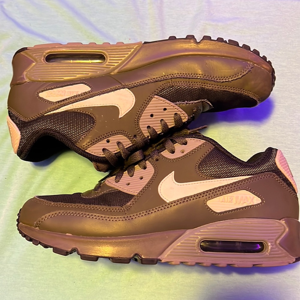 Nike Air Max 90
Cargo Khaki Light Bone